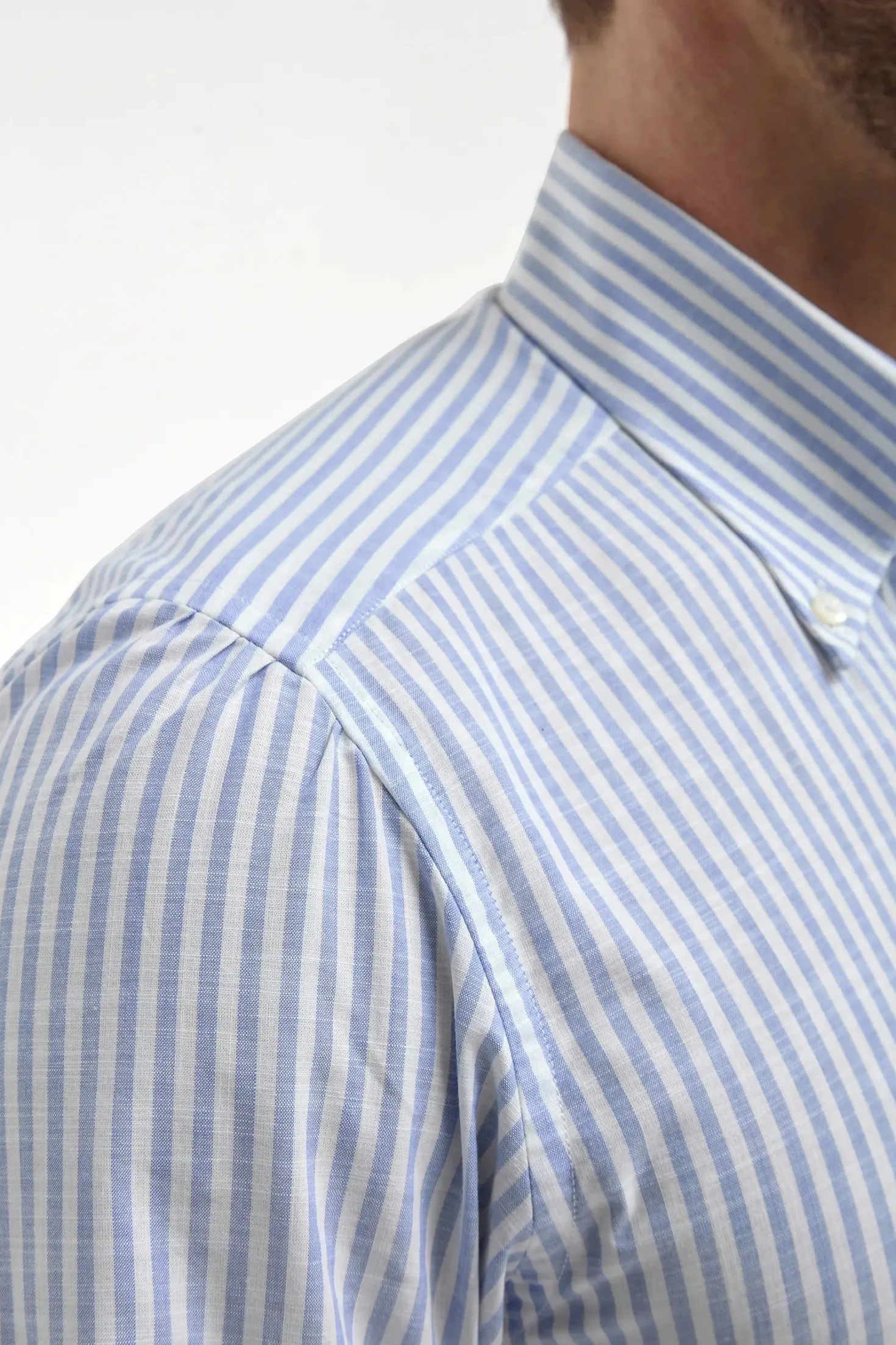 Chemise rayée bleu clair à col boutonné « collection Sartoriale » - Made in Italy