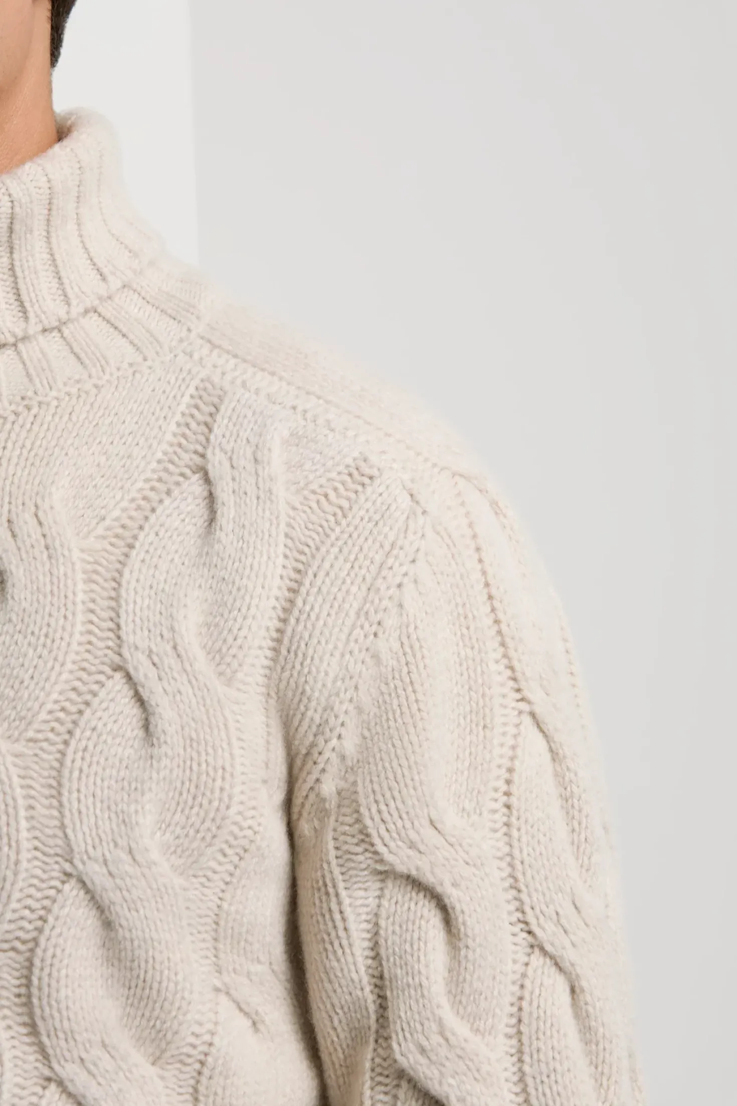 Col roulé beige à torsades - Made in Italy