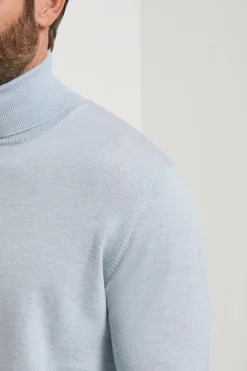 Col roulé bleu clair en mérinos – Made in Italy