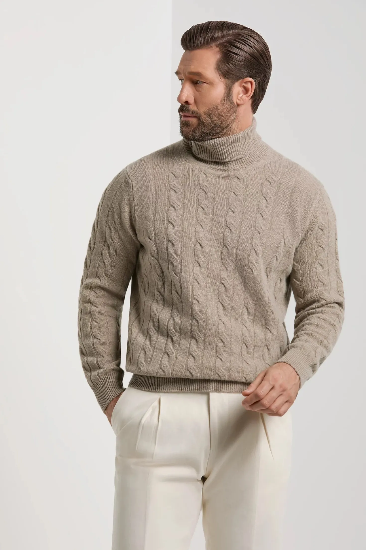 Col roulé taupe en maille torsadée – Made in Italy