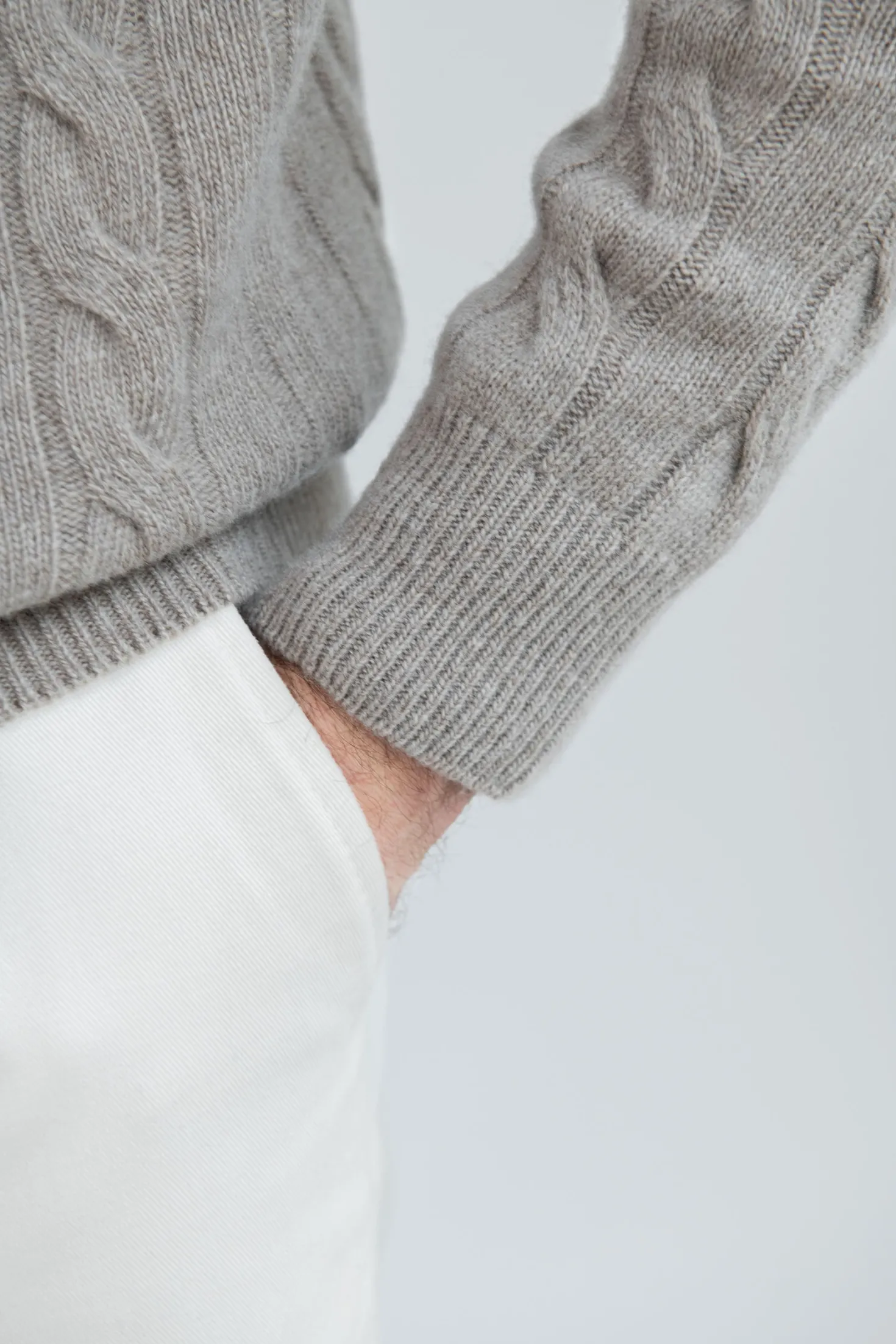 Col roulé taupe – Made in Italy