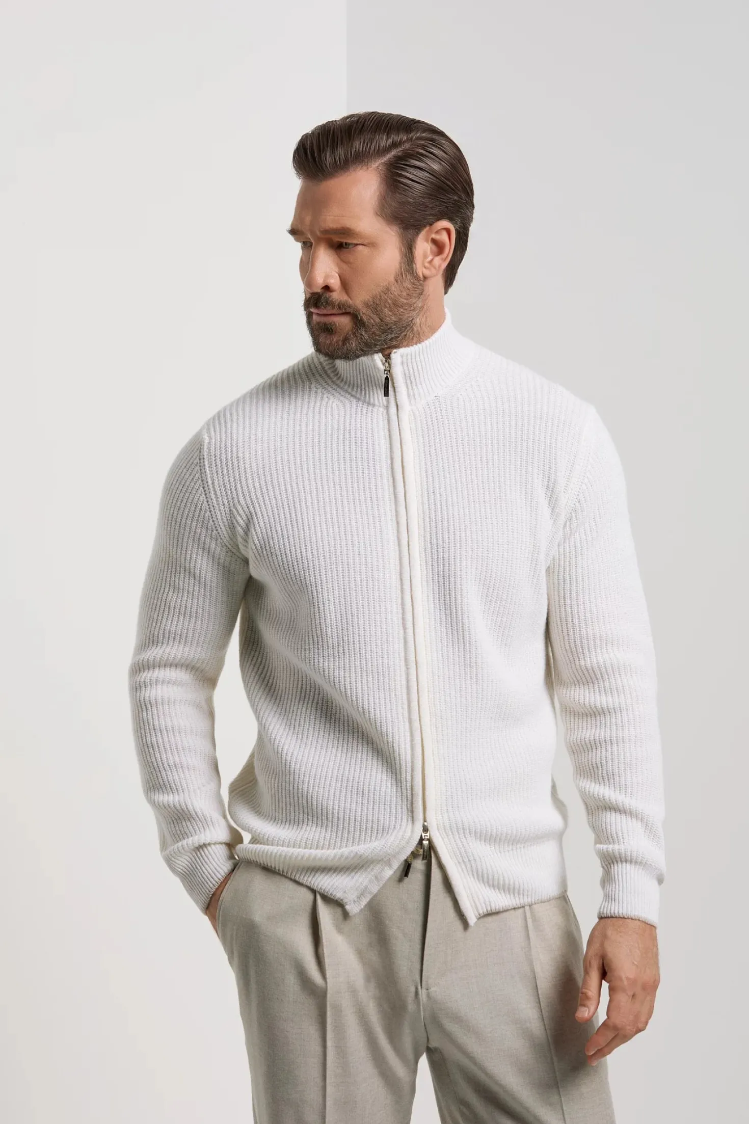 Gilet zippé blanc en mélange de cachemire côtelé – Made in Italy