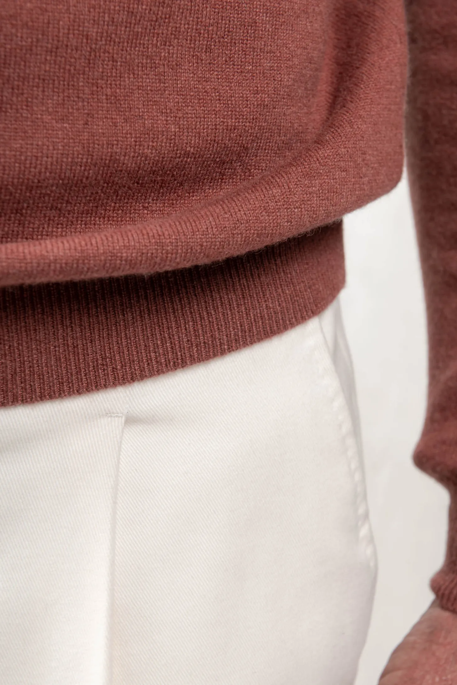 Pull col rond en cachemire rouille – Made in Italy