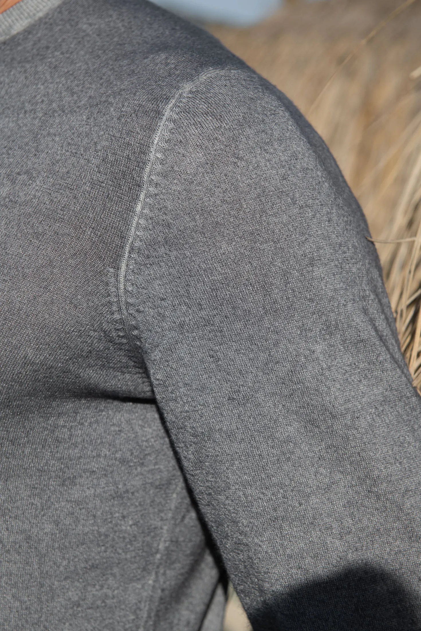 Pull col rond en cachemire ultraléger gris – Made in Italy