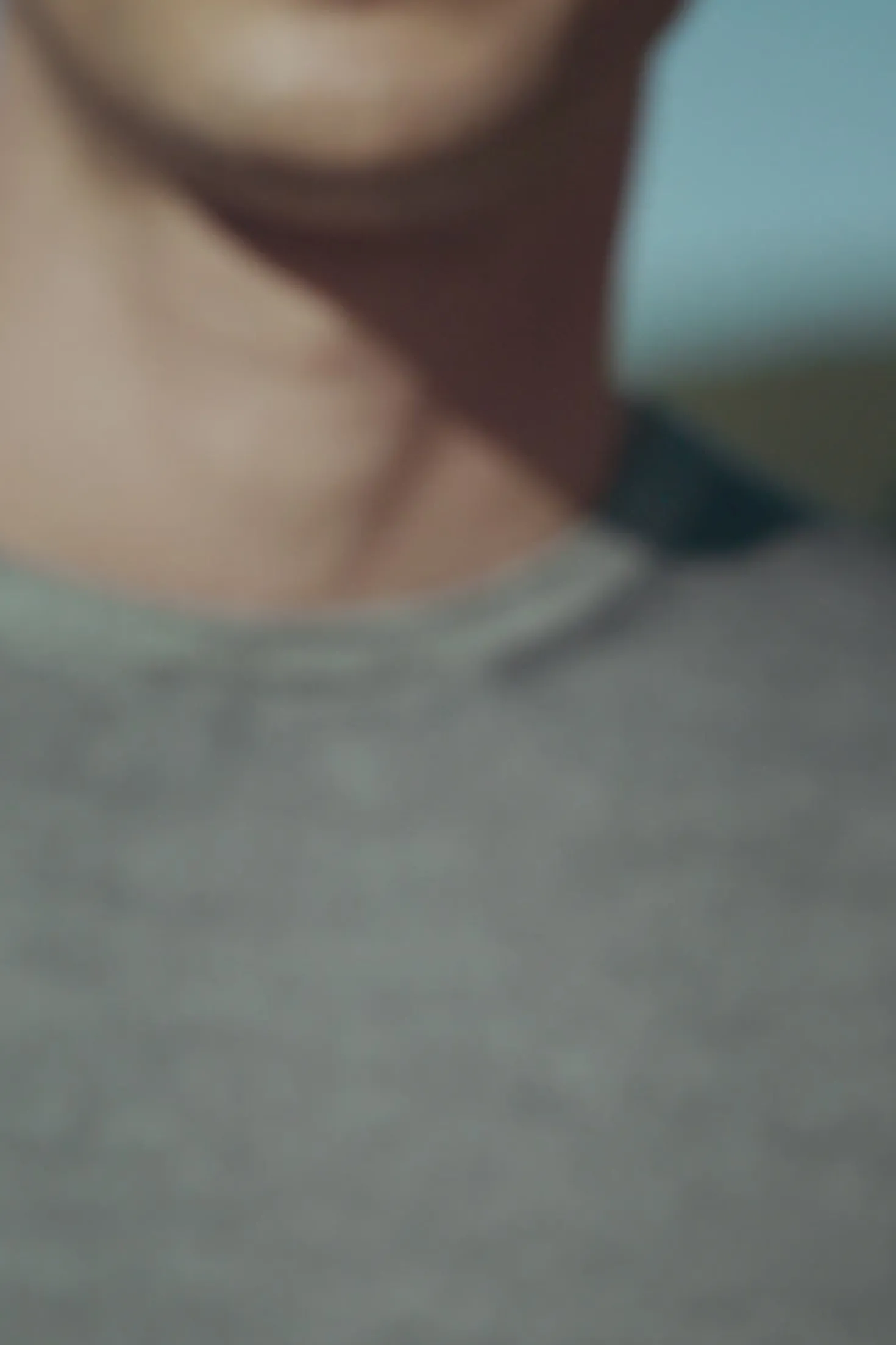 Pull col rond en cachemire ultraléger gris – Made in Italy