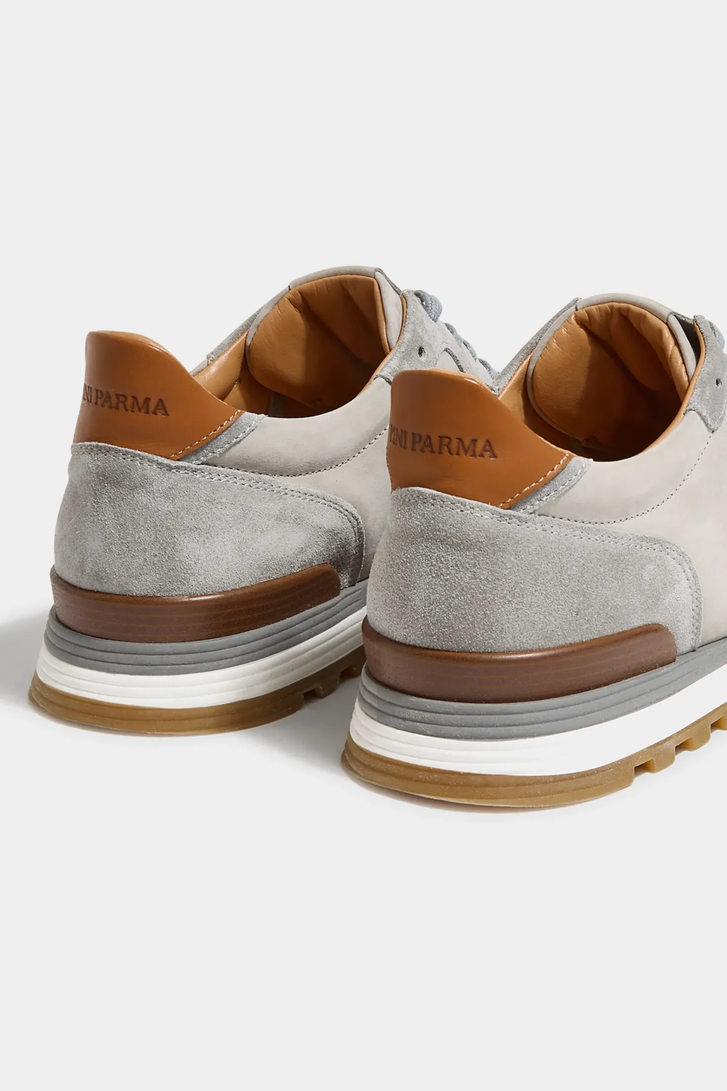 Runners en nubuck et daim gris clair - Made in Italy